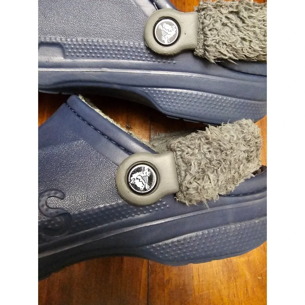Crocs Baya Lined Navy Blue Grey Faux Fur Clogs Mens 7 Womens 9 Winter Slippers